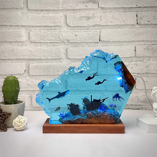 鲨鱼和潜水员木灯环氧树脂台灯大