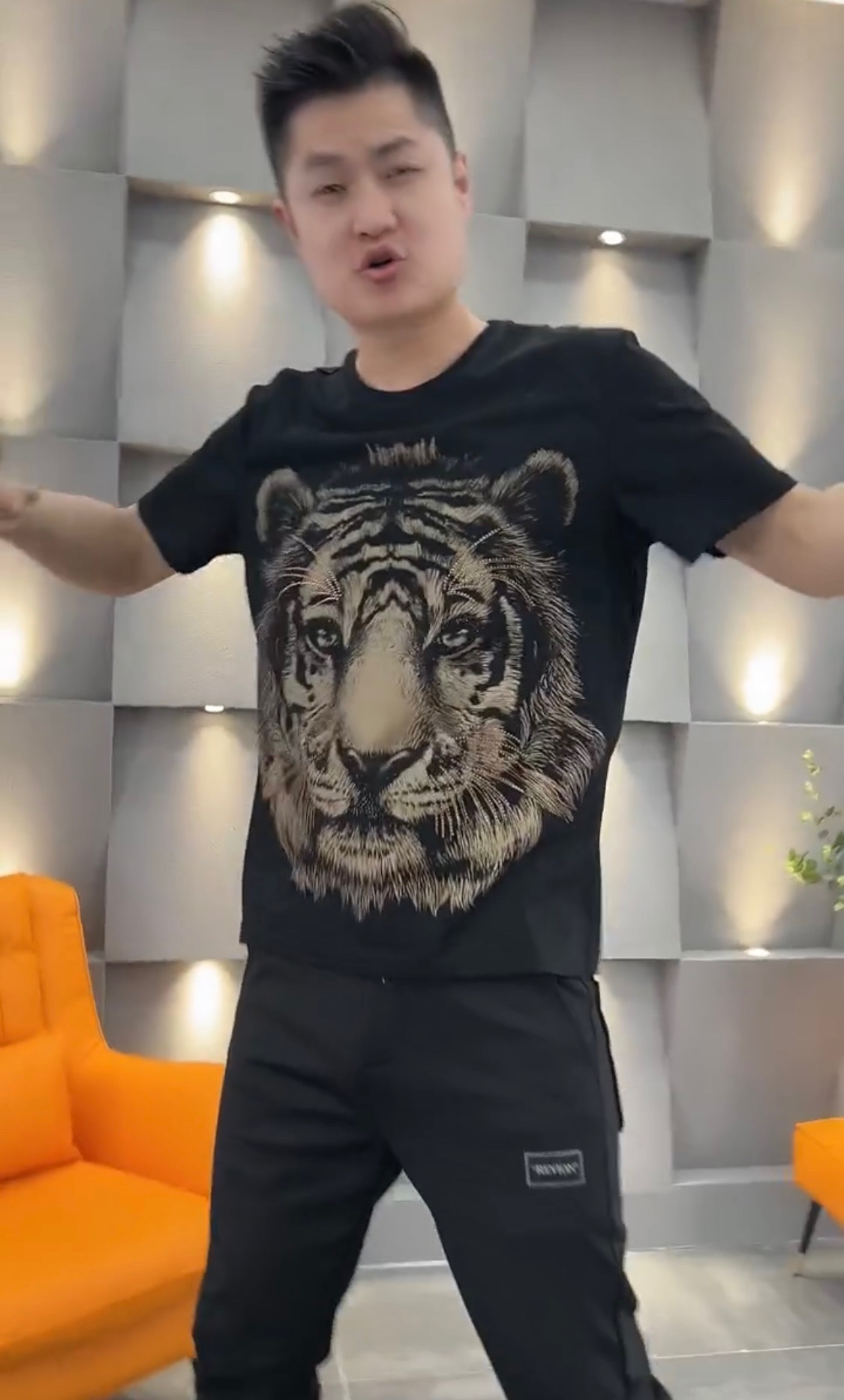 夏季短袖T恤半袖修身男士圆领潮t