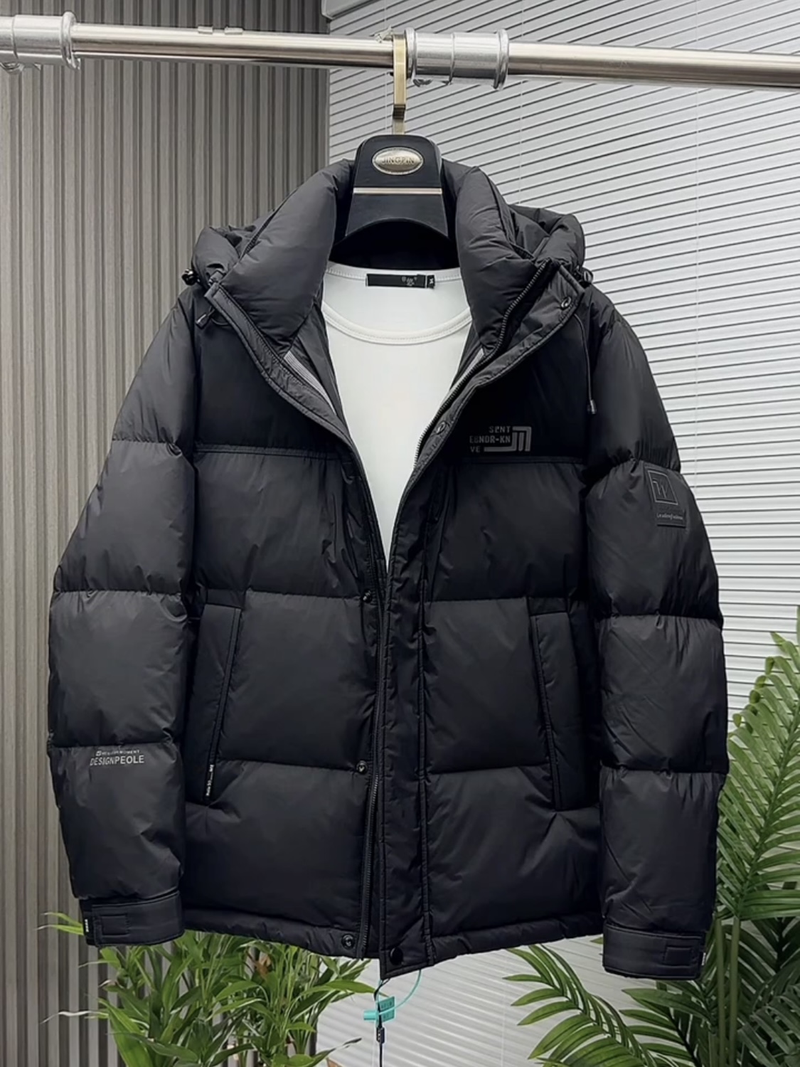 男士冬季连帽欧货羽绒服2025新款时尚百搭青年流行保暖工装外套潮