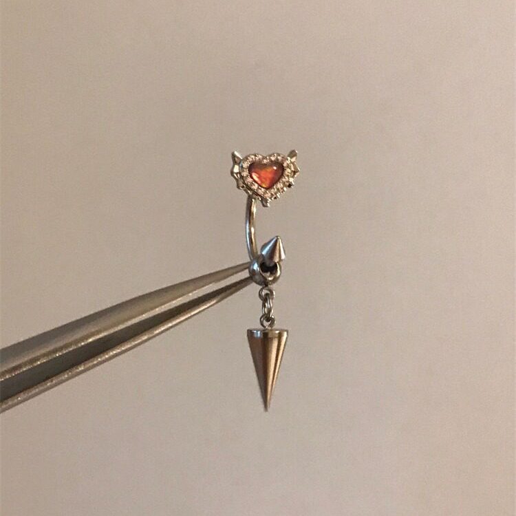 日系cherry kitty微镶闪钻恶魔爱心尖锥耳钉女ins甜酷辣妹风耳环