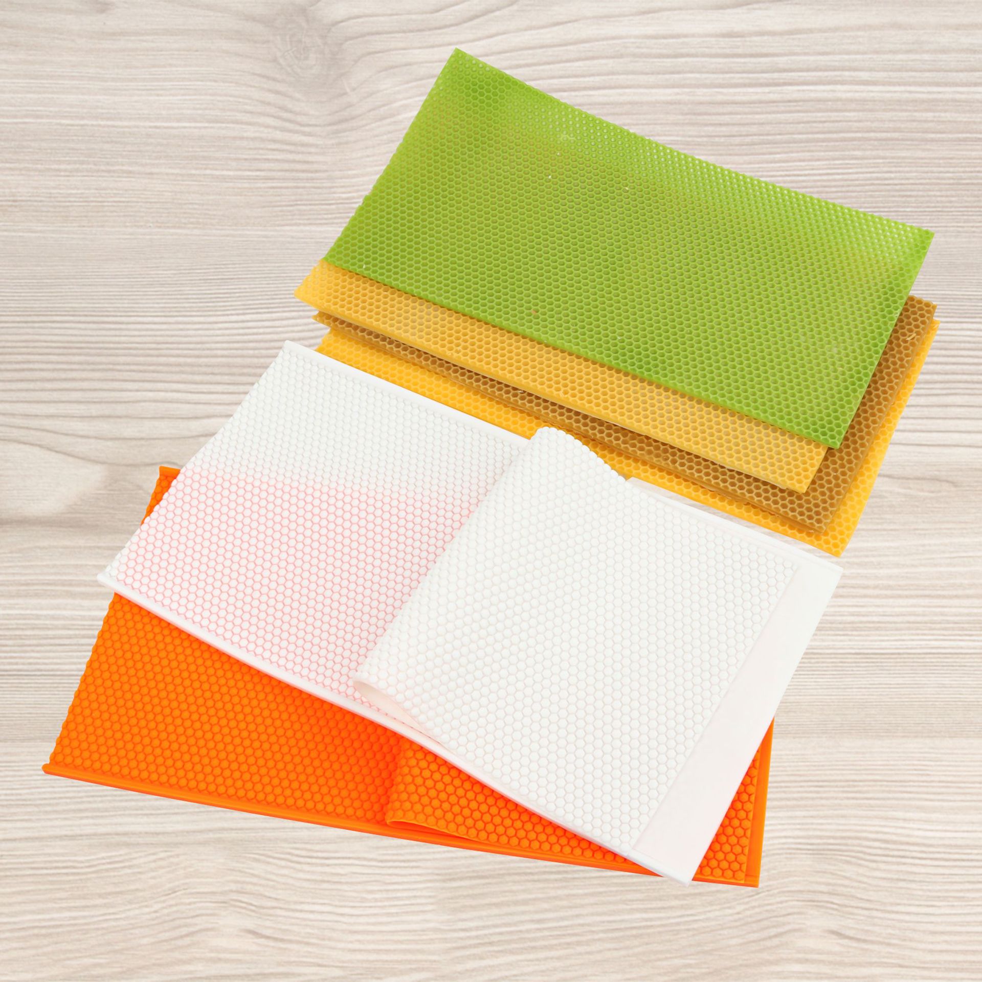 意蜂中蜜蜂硅胶巢础片巢脾蜂蜡卷蜂巢手工压模蜂窝蜡烛蜂穴模E18