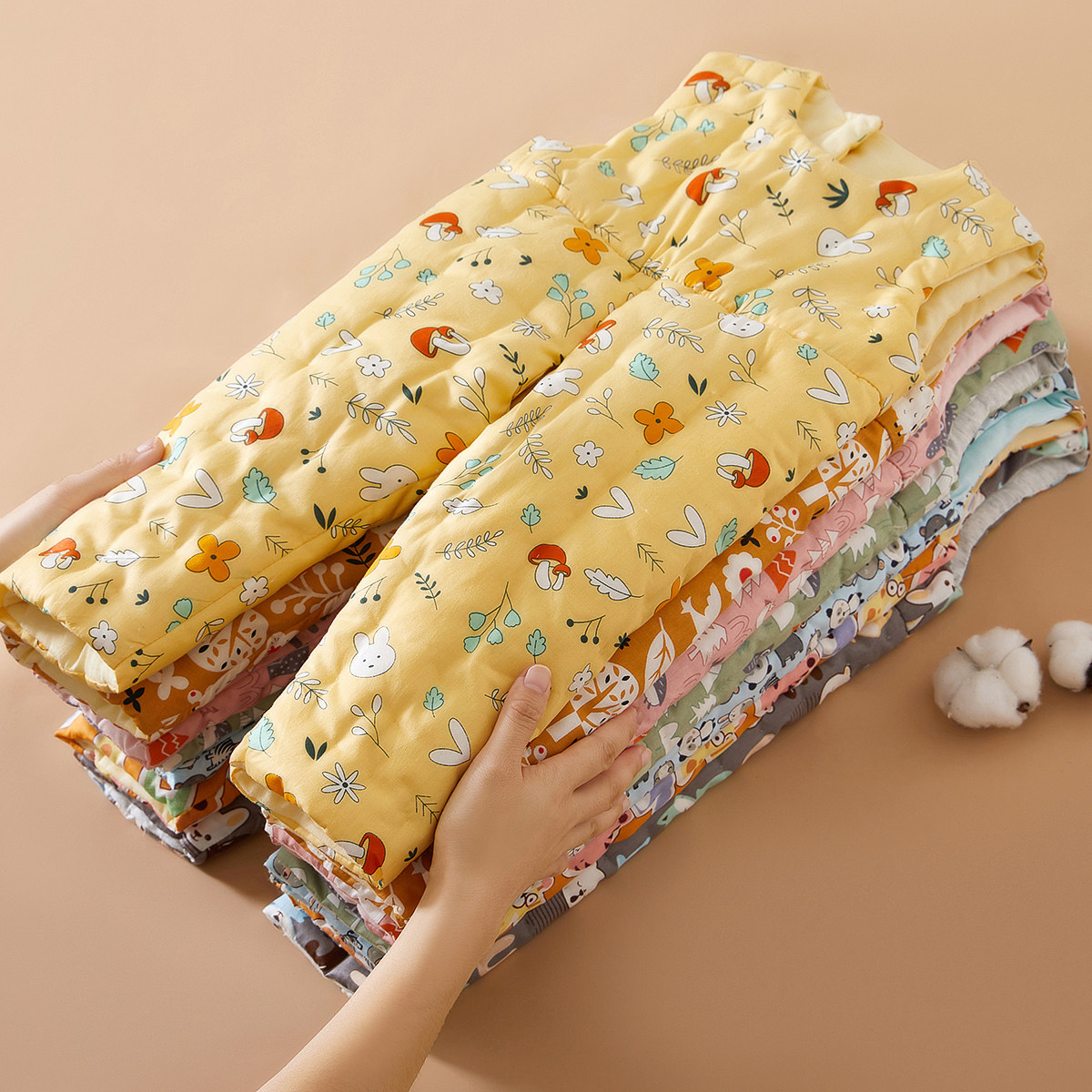 婴儿纯棉花手工背带裤儿童加厚保暖棉裤男女宝宝冬季居家外出棉服