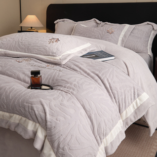 2025新款高克重A类牛奶绒四件套珊瑚之约灰色米色高端轻奢男生款