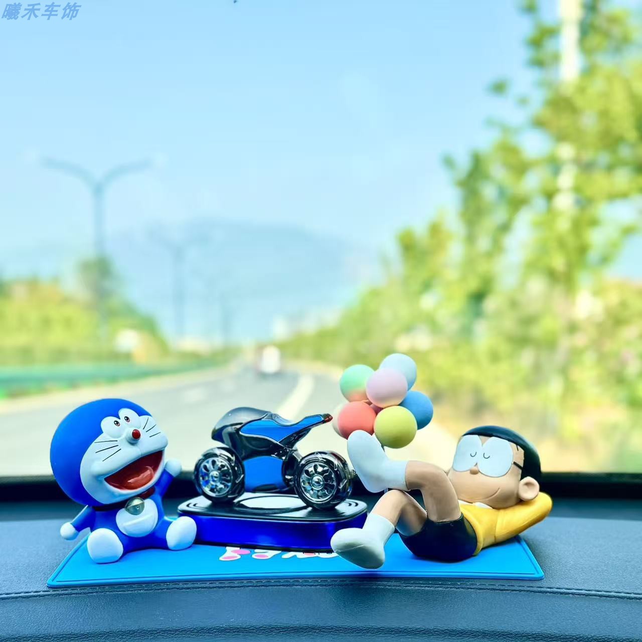 多啦a梦汽车中控台摆件车载香水持久香氛太阳能香薰车内饰品创意
