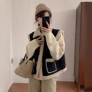 黑色羊羔毛皮毛一体坎肩马甲背心女秋冬季羊羔绒外穿外搭短款外套