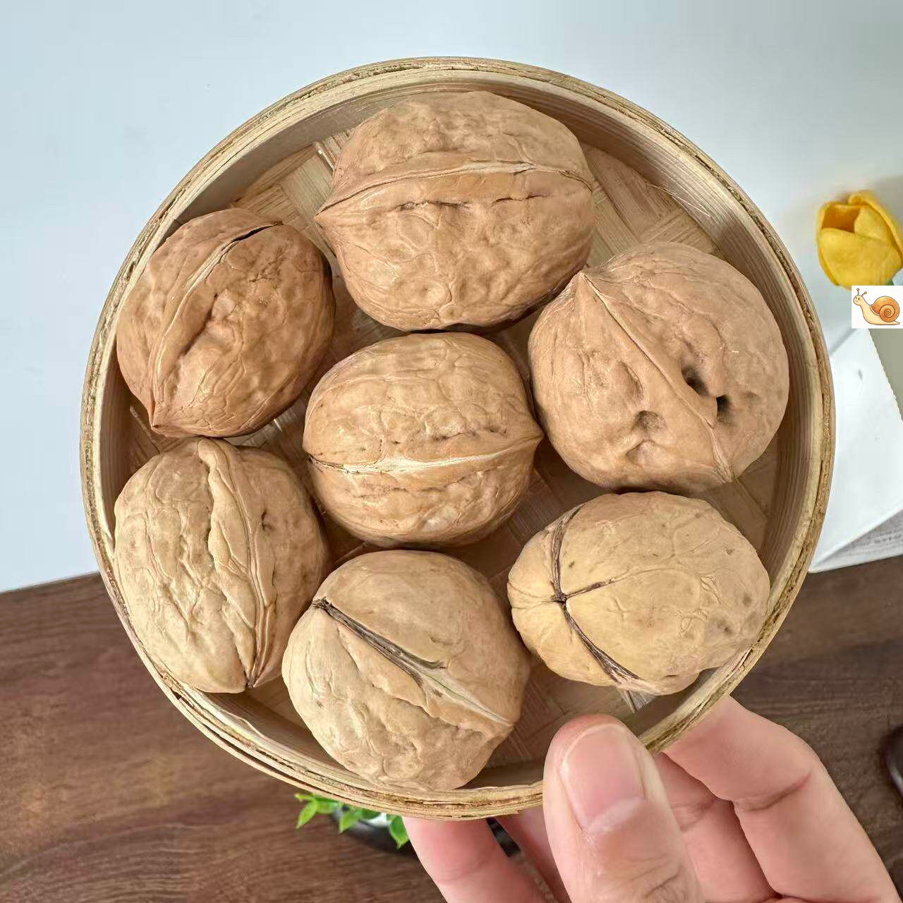 手剥新疆阿克苏薄皮生核桃