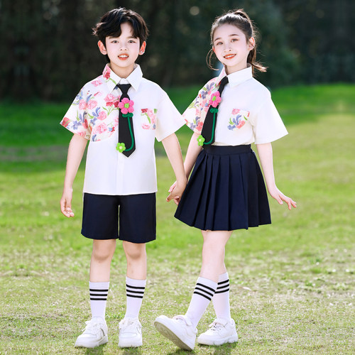 六一儿童合唱毕业照演出服