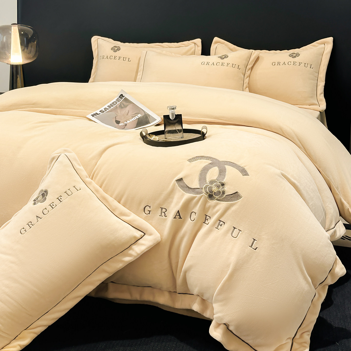 高端大牌牛奶绒四件套防静电冬季珊瑚绒A类加厚保暖被套280绒被罩