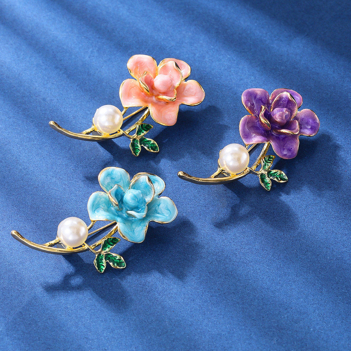 高档精致滴釉玫瑰花胸针女士优雅胸花设计感防走光别针配饰