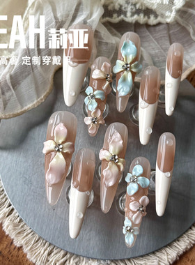 LEAH莉亚｜奶杏花涧 美甲穿戴甲雕花法式重工纯手工原创新娘婚甲