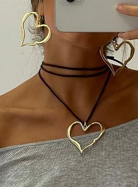 European and American Accessories Exaggerated Spicy Girl Met