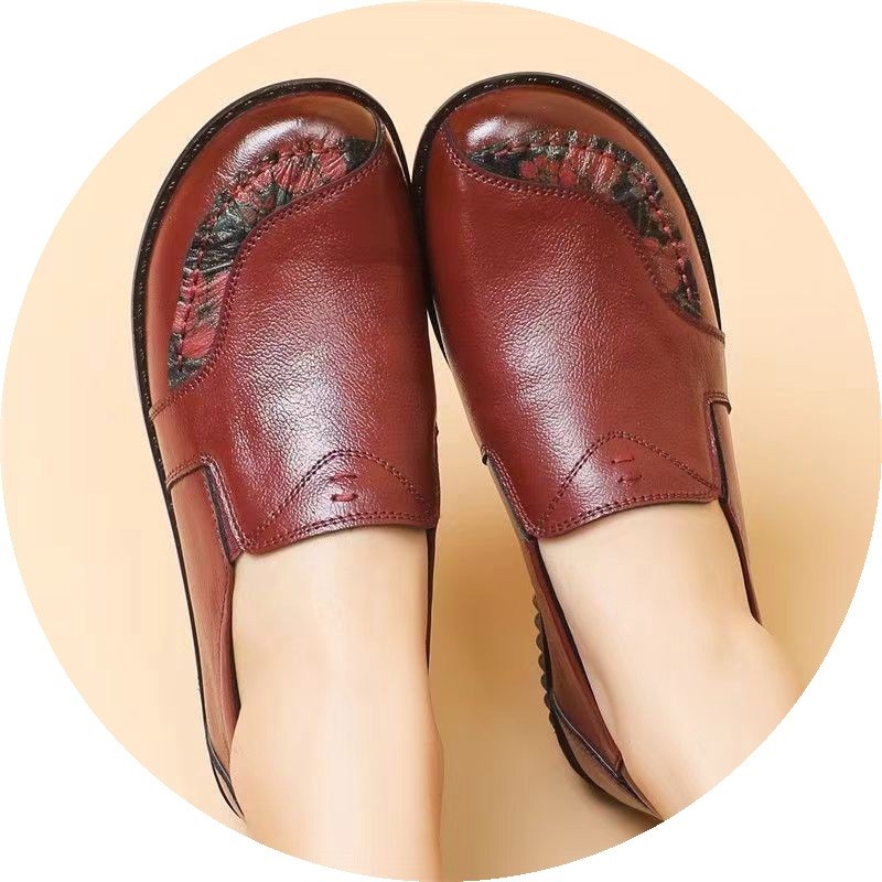 Soft Leather Flats for Middleaged Women Spring Autumn Lightw