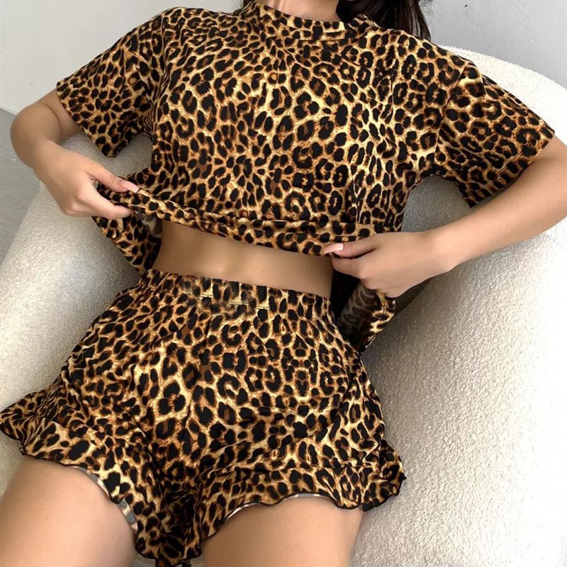 European and American Pajamas Women Leopard Print Round Neck
