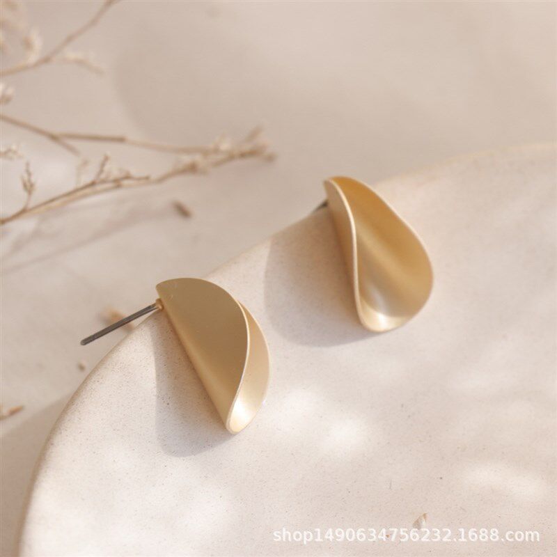 Matte Metal Foldable Circular Retro Charm Earrings for NYU F