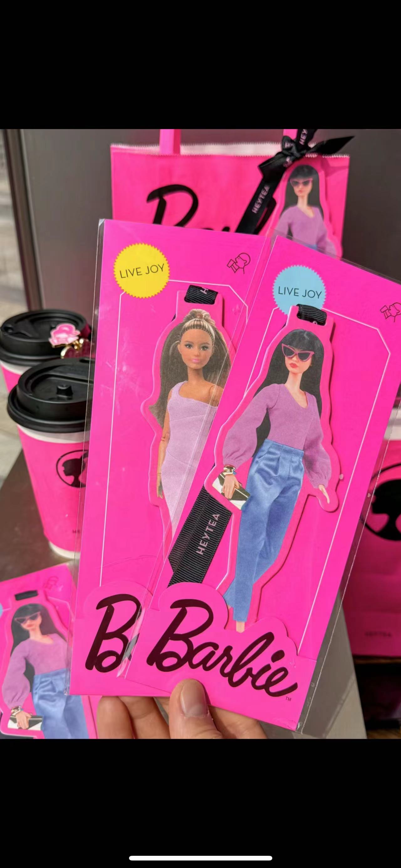 喜茶芭比徽章挂卡纸杯