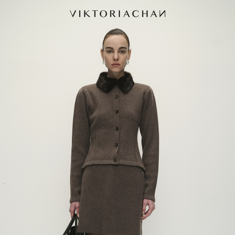 排扣修身针织开衫（含毛领）