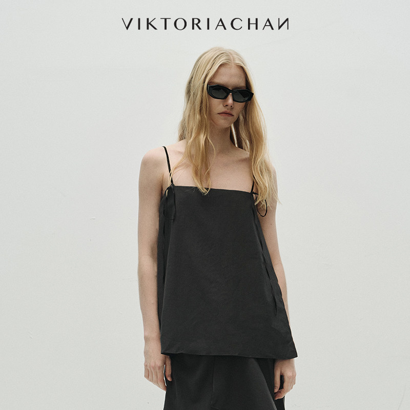 VIKTORIACHAN25PF早秋成衣系列 细肩带宽松飘逸流动感上衣吊带