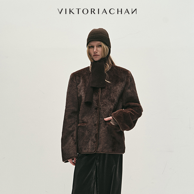 VIKTORIACHAN25/26秋冬成衣系列新品 圆领单排扣宽松短款皮草外套