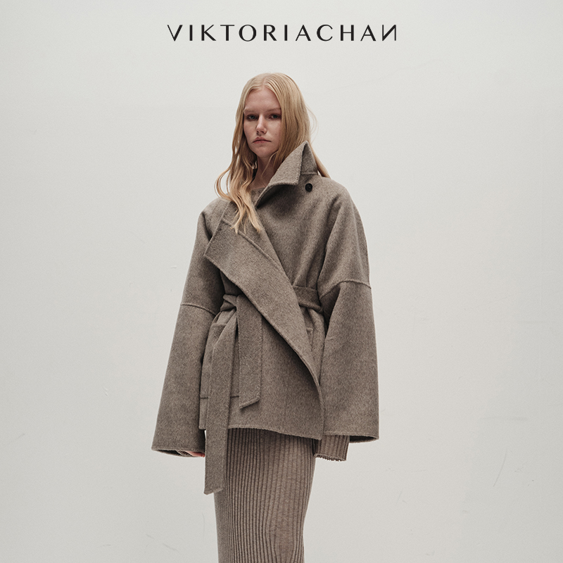 VIKTORIACHAN25/26秋冬成衣系列新品 高领短款系带双面呢大衣外套