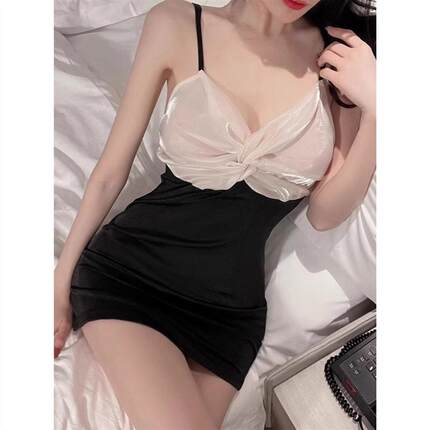 性感连衣裙女春秋包臀裙高级感黑丝搭配辣妹