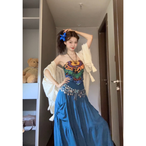 七分糖度假旅游印花抹胸上衣搭配蓝色半身裙长裙罩衫