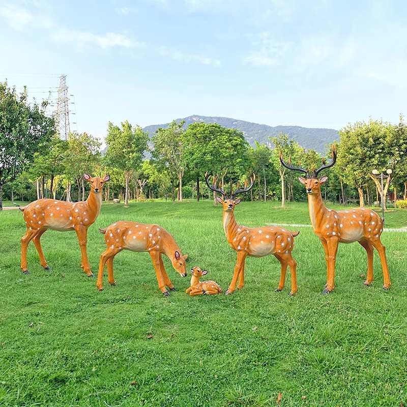 发光梅花鹿雕塑户外玻璃钢仿真动物摆件园林景观装饰花园庭院小品