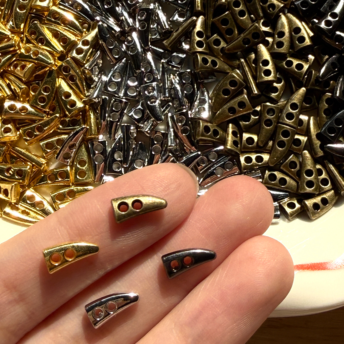 BJD娃衣ob小布迷你10mm牛角扣大衣辅料