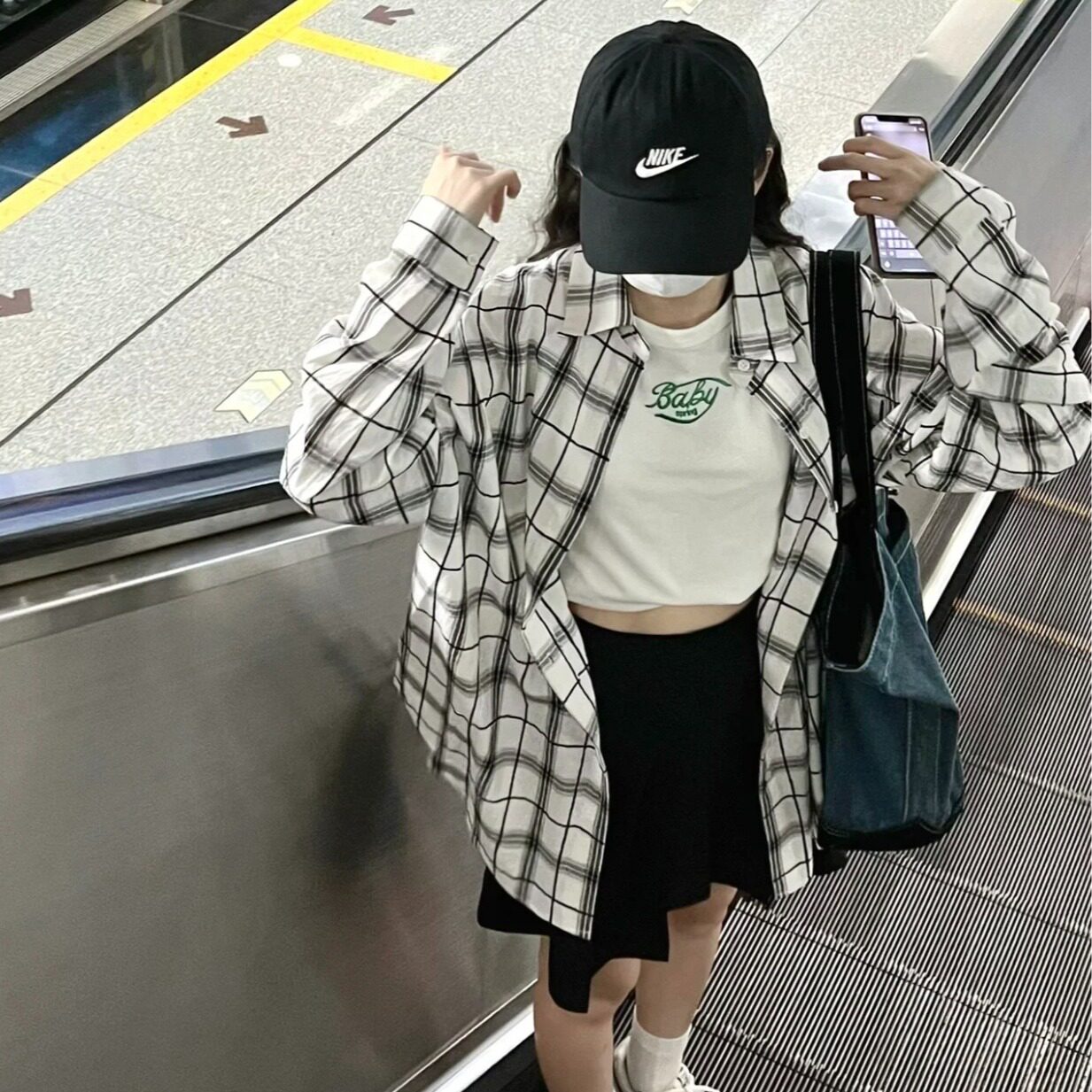 格子衬衫女秋季2025新法式别致漂亮小衫宽松复古港味chic上衣外套