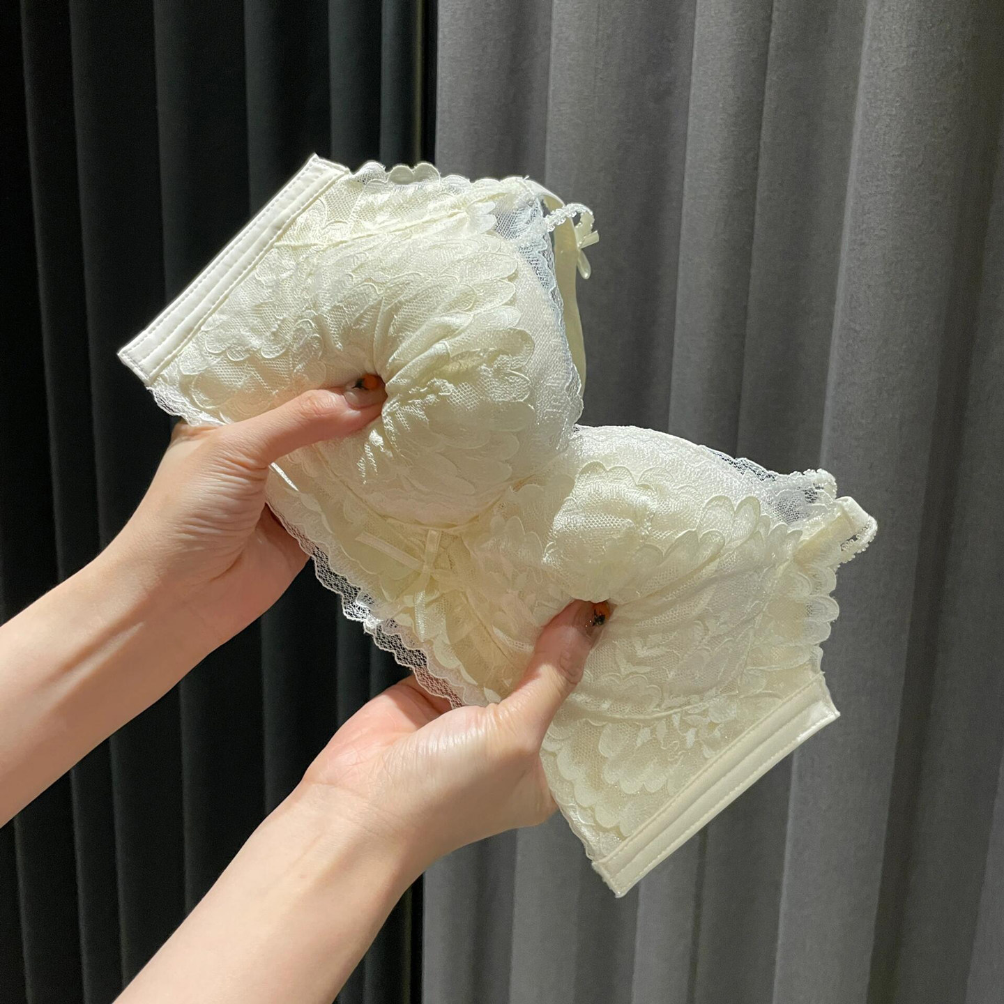 莫代尔蕾丝内衣女士小胸聚拢显大无钢圈防下垂收副乳调整型文胸罩