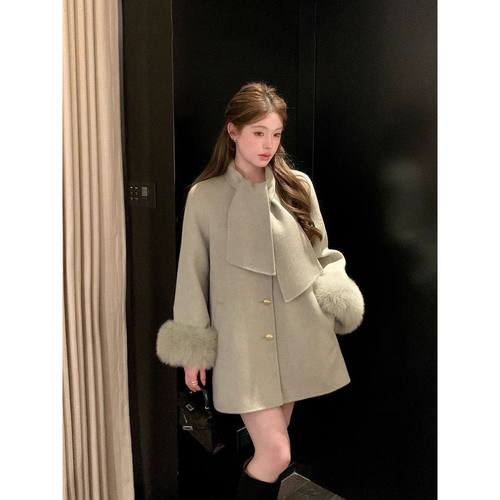 法式气质千金风新款围巾领纯色毛呢大衣女2025秋冬氛围感通勤外套