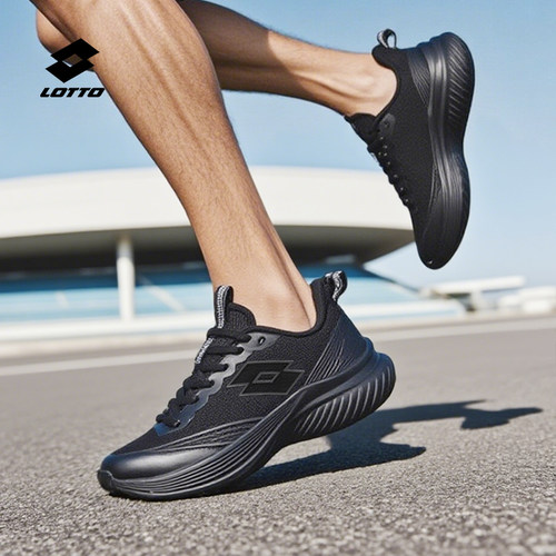 乐途新款夏季网面透气减震跑鞋男