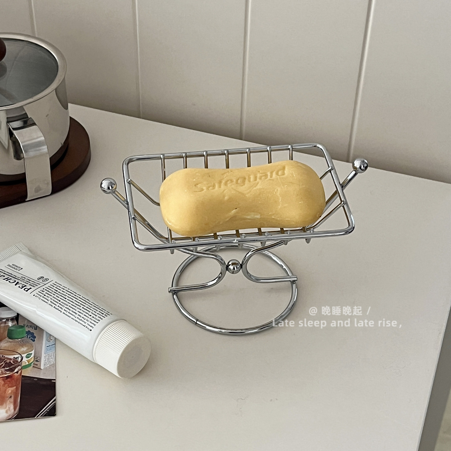 韩系高脚沥水皂盒！洗漱台铁艺金属架高级感多功能粉扑晾晒收纳层
