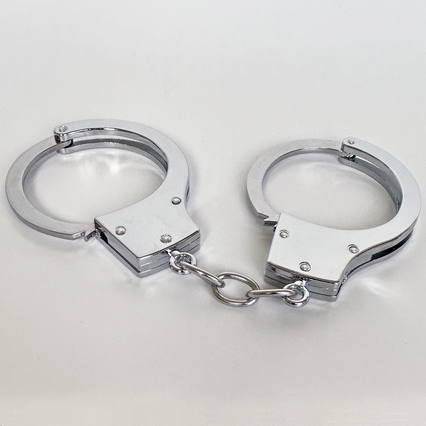 成人玩具手铐剧本杀密室道具手扣不锈钢情侣铁手拷合金加厚脚拷锁