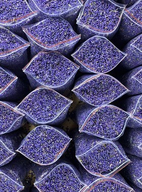 Fragrant LavenDer BuDS DrieD LavenDer SachetS DrawerS FreShe