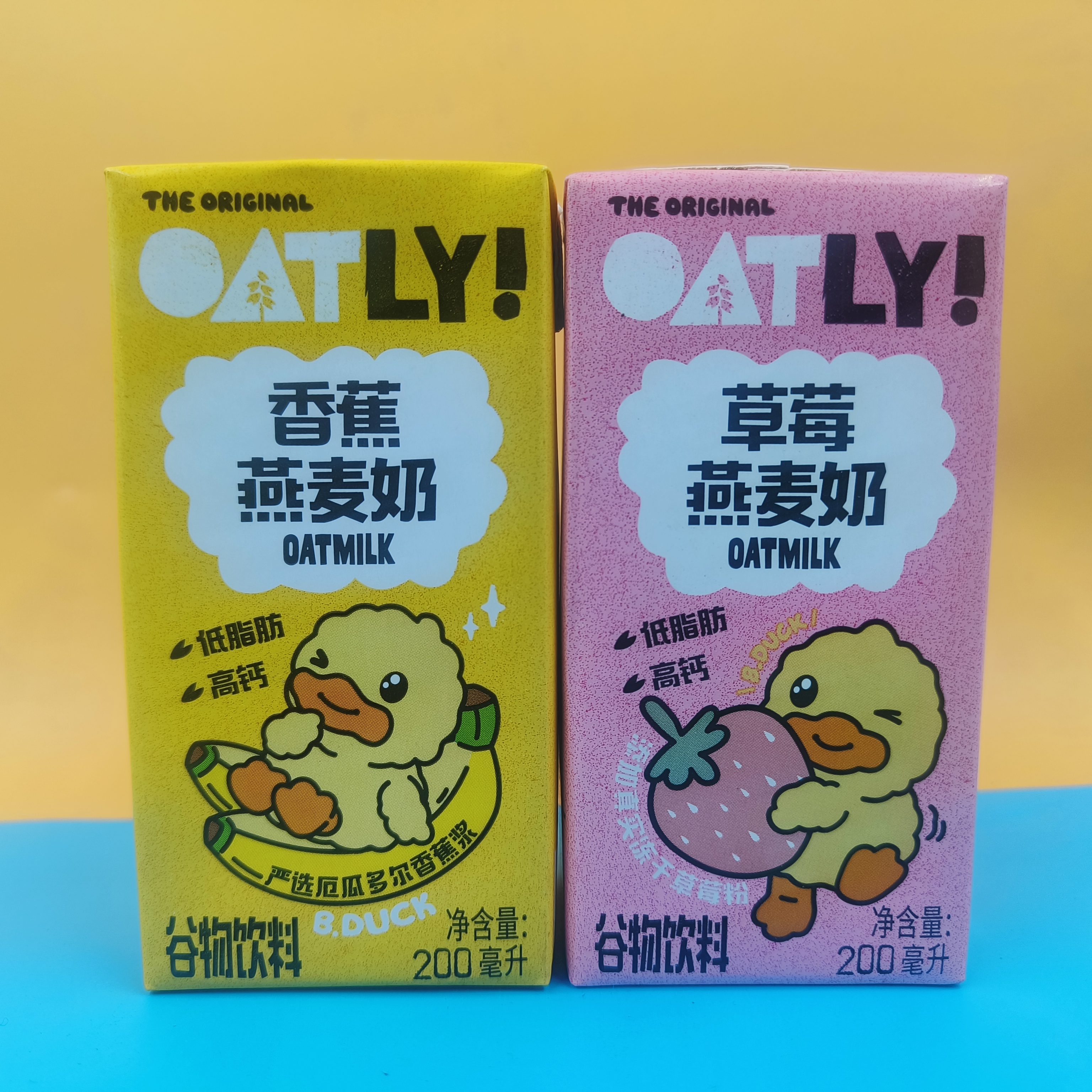 临期特价OATLY燕麦奶香蕉草莓麦香口味200ml早餐植物蛋白谷物饮料