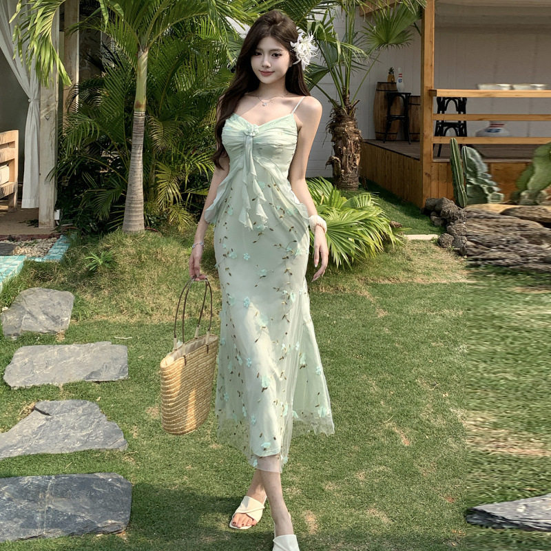 海边渡假连衣裙女夏立体碎花绝美雪纺吊带裙长裙旅游拍照沙滩裙