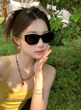 2026新款网红欧美猫眼墨镜女双B街拍超黑ins太阳镜高级感防紫外线