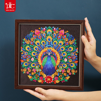 蒂彩手工diy5d孔雀钻石贴画摆台