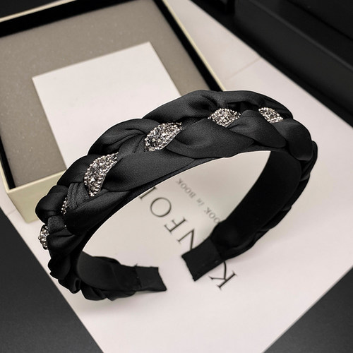 高颅顶宽边发箍时尚编发