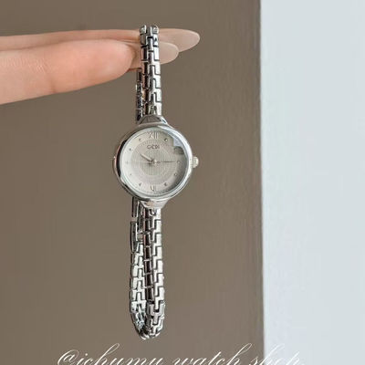初目iChumu手表女精致小巧时尚小众高级感女士女款上班族2025新款