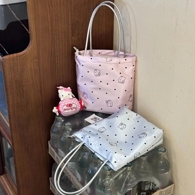 ins风KT波点缎面可爱少女迷你手提小包收纳袋化妆品遛弯包时尚