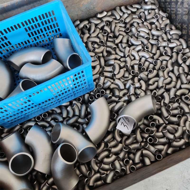 304不锈钢冲压90°弯头 316L国标无缝直角焊接可定制2205异型管件