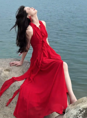 法式红色挂脖吊带连衣裙子女夏季2025新款爆款海边度假高级感长裙