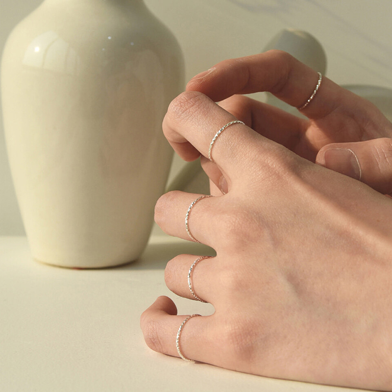 【回馈款】极细!敲闪925银车花气质百搭戒指尾戒个性素圈食指戒