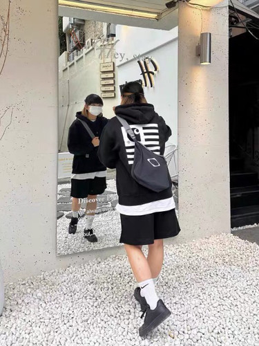 [REコンテナ] MSCHF限定款反光菱形轻便运动单肩斜挎包男女背包