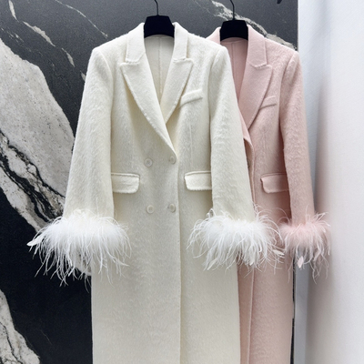 米米质舒适双排扣羊毛外套(配可拆鸵鸟毛袖)（含70绵羊毛）X88718