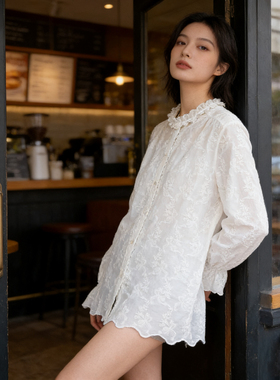 米米26年早春温柔精致法式仙女风刺绣纯色白色衬衫R90938