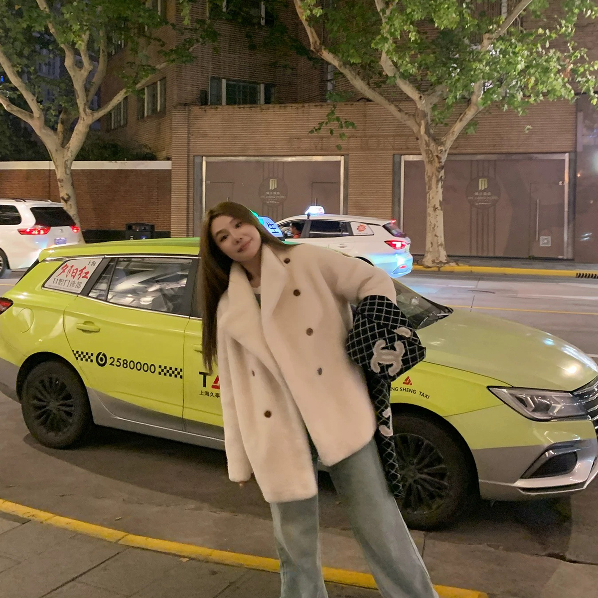 米米特新撸猫感环保欧貂超细腻毛毛皮毛一体大气双排扣短外套T29