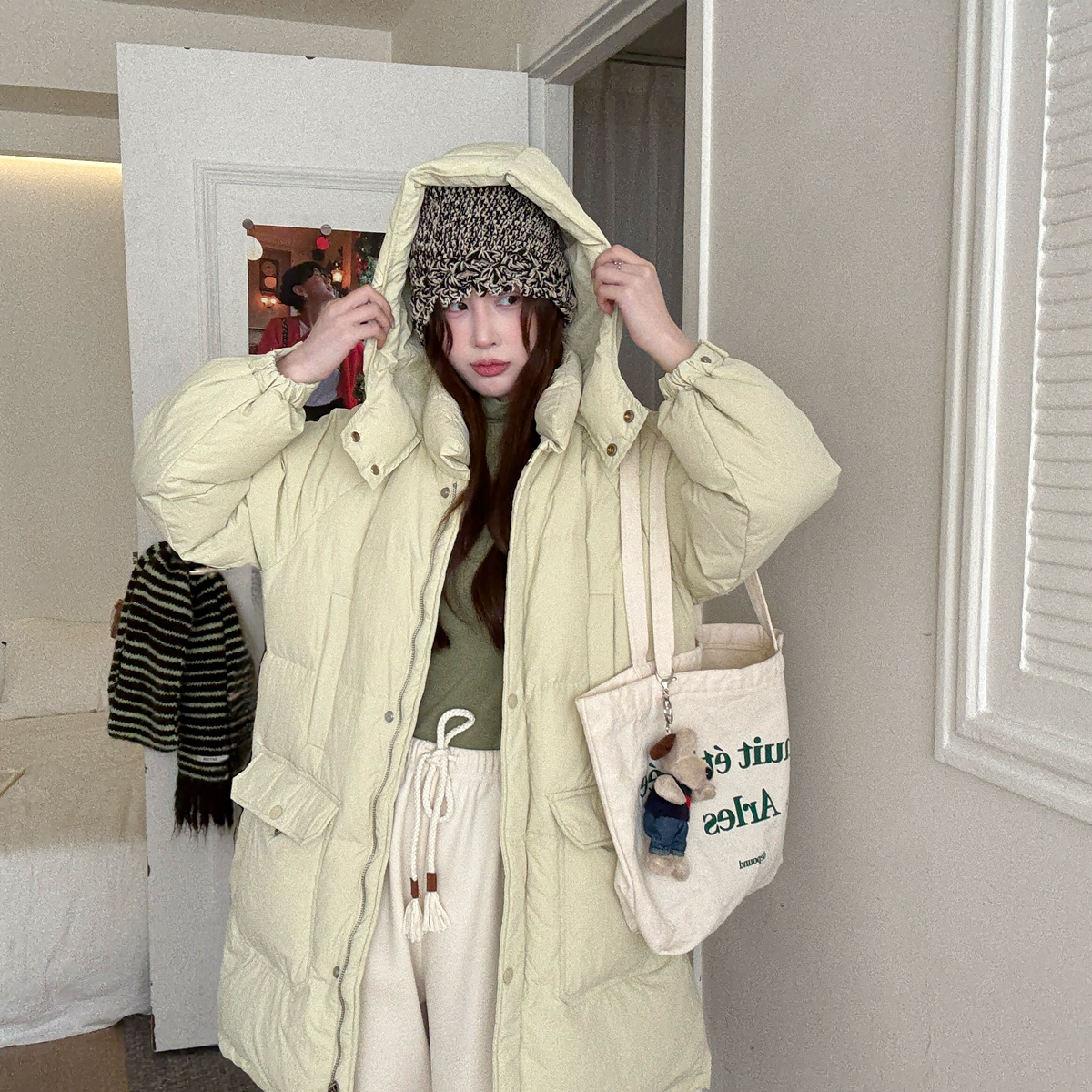 米米设计暖减龄连帽长款保暖羽绒服外套(充绒量265克)HWW24339