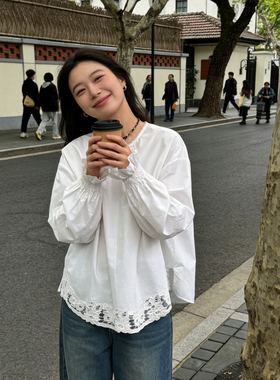 米米26年早春气质百搭简约镂空刺绣圆领白色衬衫R90955